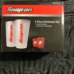 Snap-On 4 Piece Drinkware Set